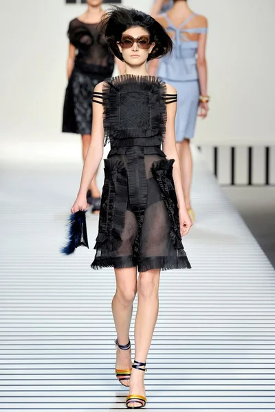 Look 38